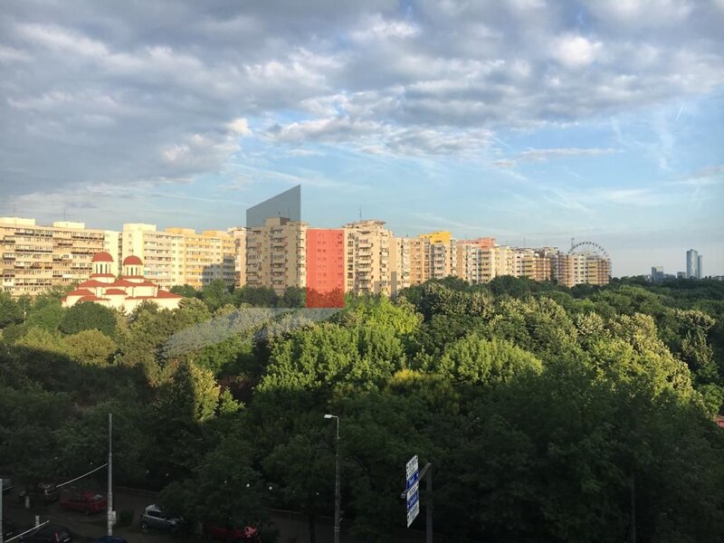 Trei camere vizavi de parcul Plumbuita.