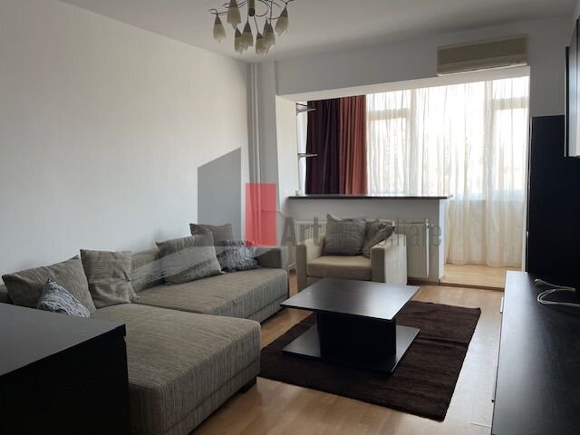 Trei camere vizavi de parcul Plumbuita.