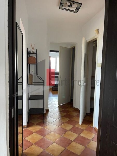 Trei camere vizavi de parcul Plumbuita.